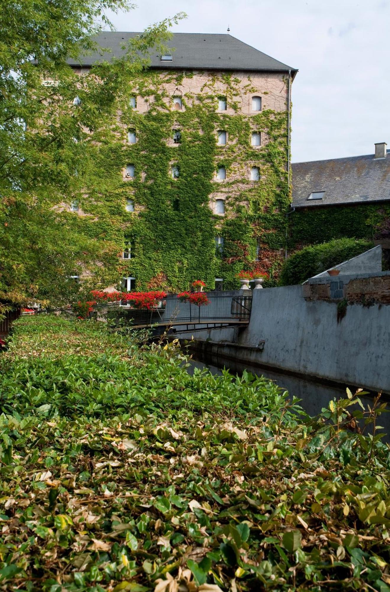 Auberge Du Moulin Marin Lapalisse Bagian luar foto